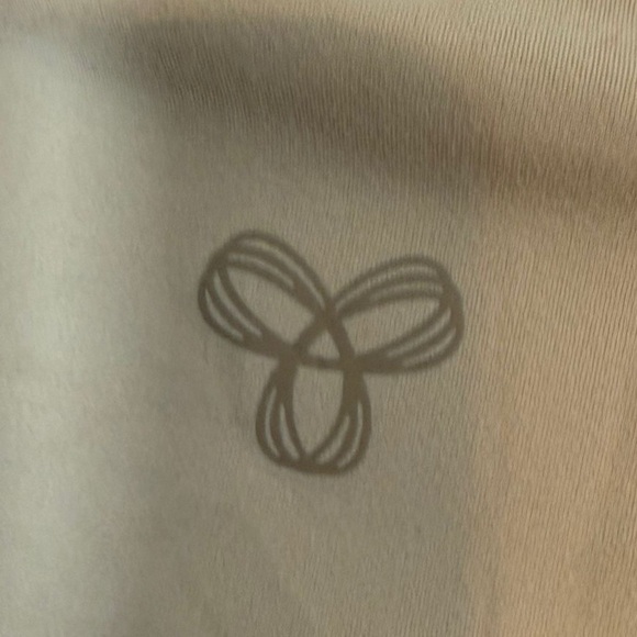 TNA Butter Biker Shorts in Beige - Size XS - Picture 5 of 7